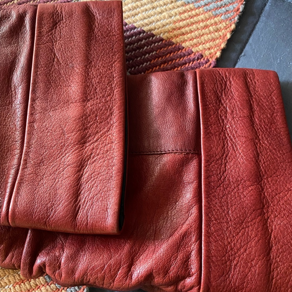 Vintage Chic Red Leather Heeled Boots - Picture 6 of 8